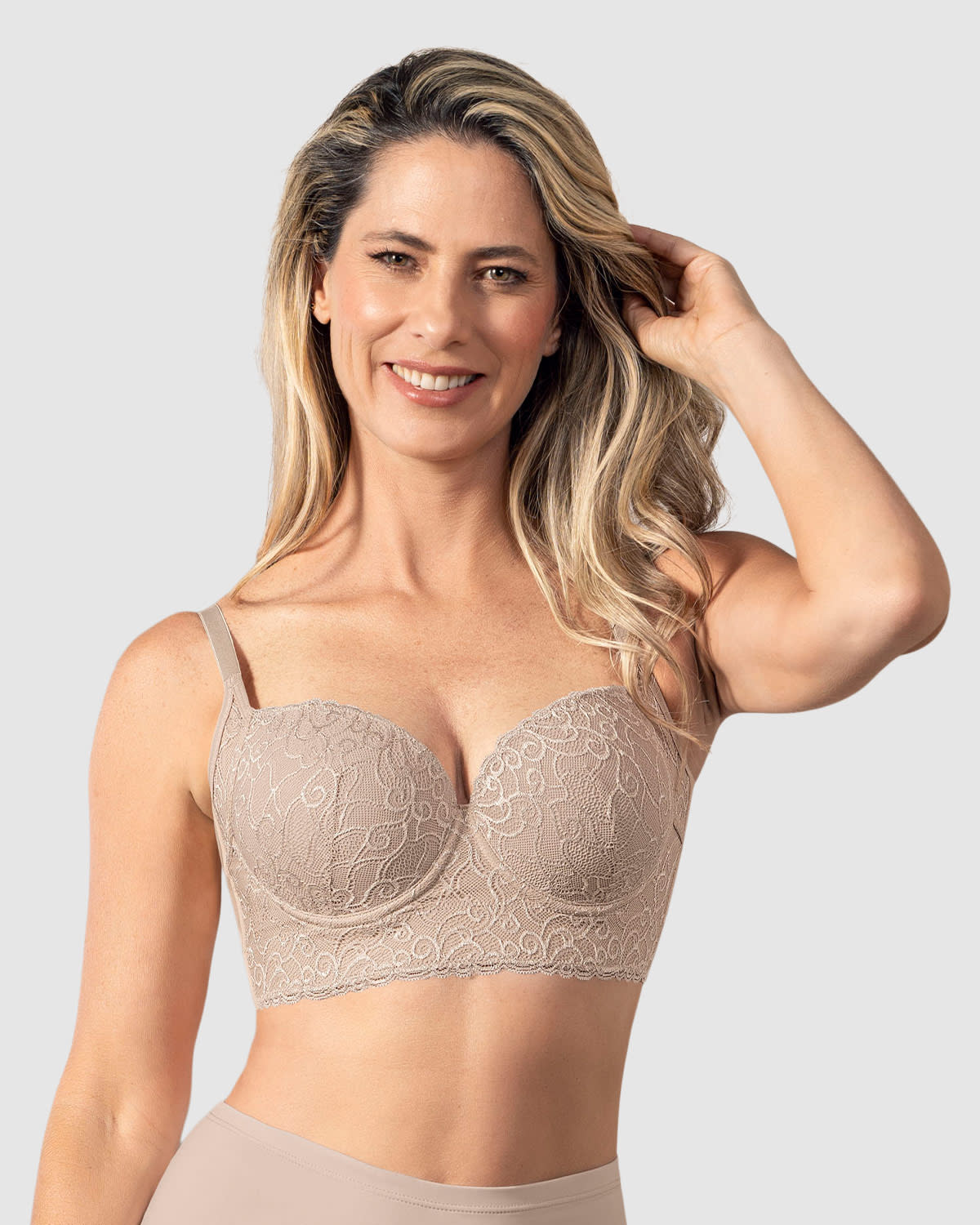 Soutien-gorge avec armatures et coque en arc de cercle.