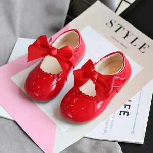Ballerine bébé nœud papillon laquée rouge